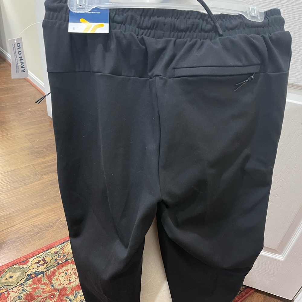 Bundle of 2 Old navy jogger very soft material in Black color - Picture 3 of 13